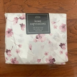 NIB Twin fitted sheet JC Penney Pink, White Floral Bedding Girly Spring
